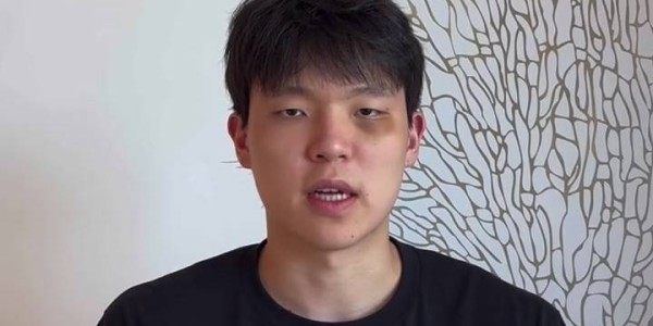 杨瀚森被打成熊猫眼？翻译:对抗小磕小碰无大碍