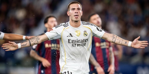 战术鬼才or宫斗天才？阿隆索一招让梅西接班人成皇马最特殊的人